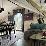 пространства за гости синият час - The Glass Moon Apartment *