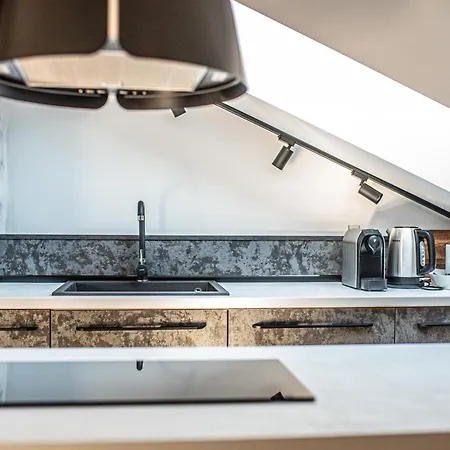 пространства за гости синият час - The Glass Moon Apartament Ruse