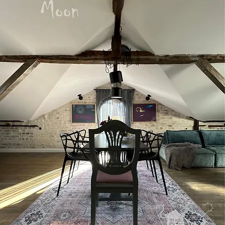 Apartament пространства за гости синият час - The Glass Moon Ruse