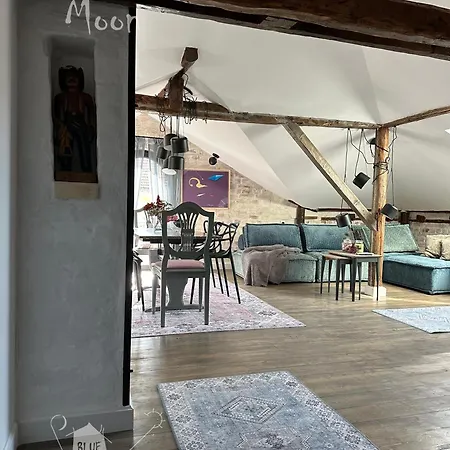 пространства за гости синият час - The Glass Moon Apartament *