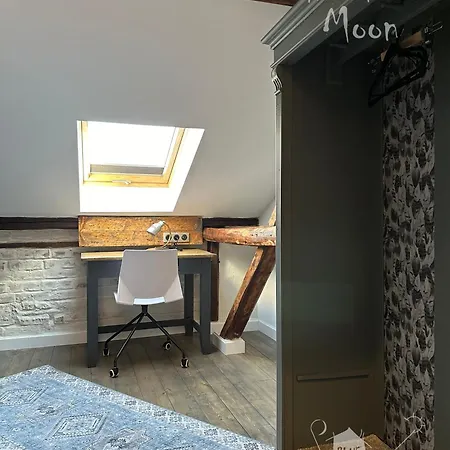 пространства за гости синият час - The Glass Moon Apartament *