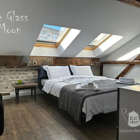 Apartament пространства за гости синият час - The Glass Moon *