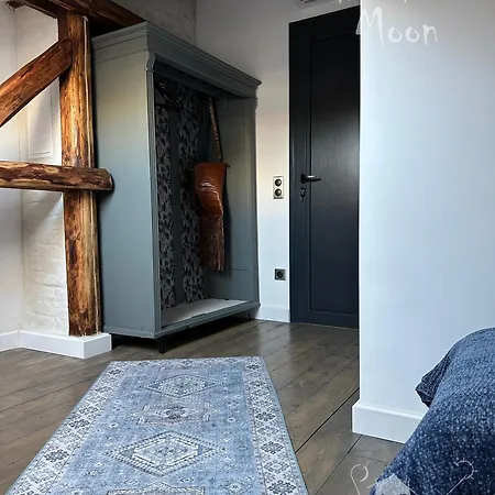 пространства за гости синият час - The Glass Moon Διαμέρισμα