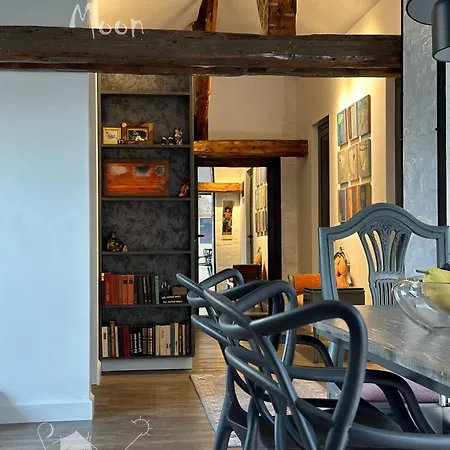 Apartament пространства за гости синият час - The Glass Moon *