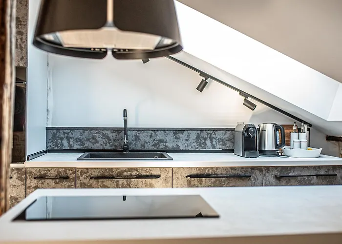 пространства за гости синият час - The Glass Moon Daire Rusçuk