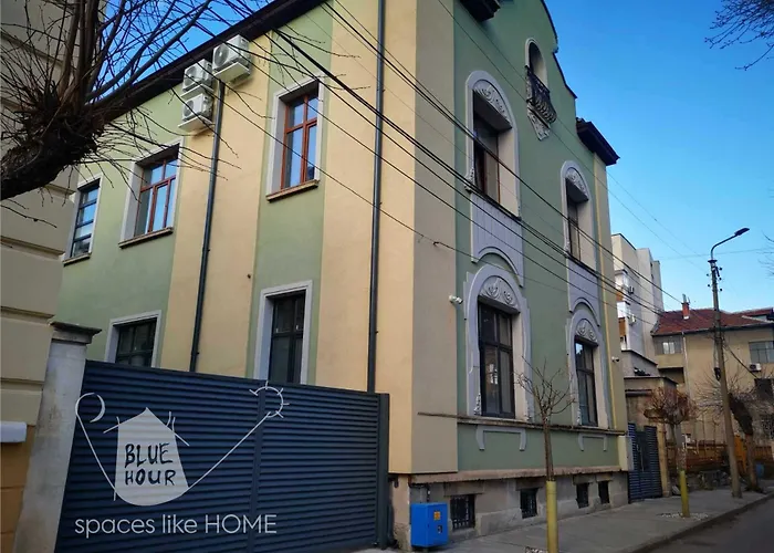 пространства за гости синият час - The Glass Moon Daire *