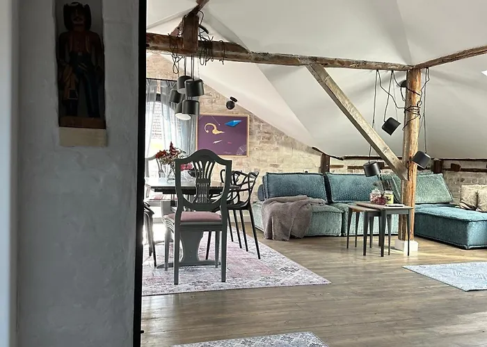 пространства за гости синият час - The Glass Moon Daire *