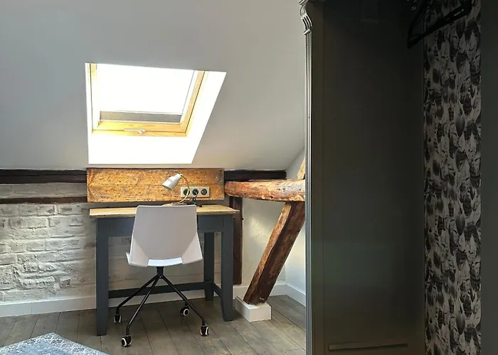 пространства за гости синият час - The Glass Moon Daire *